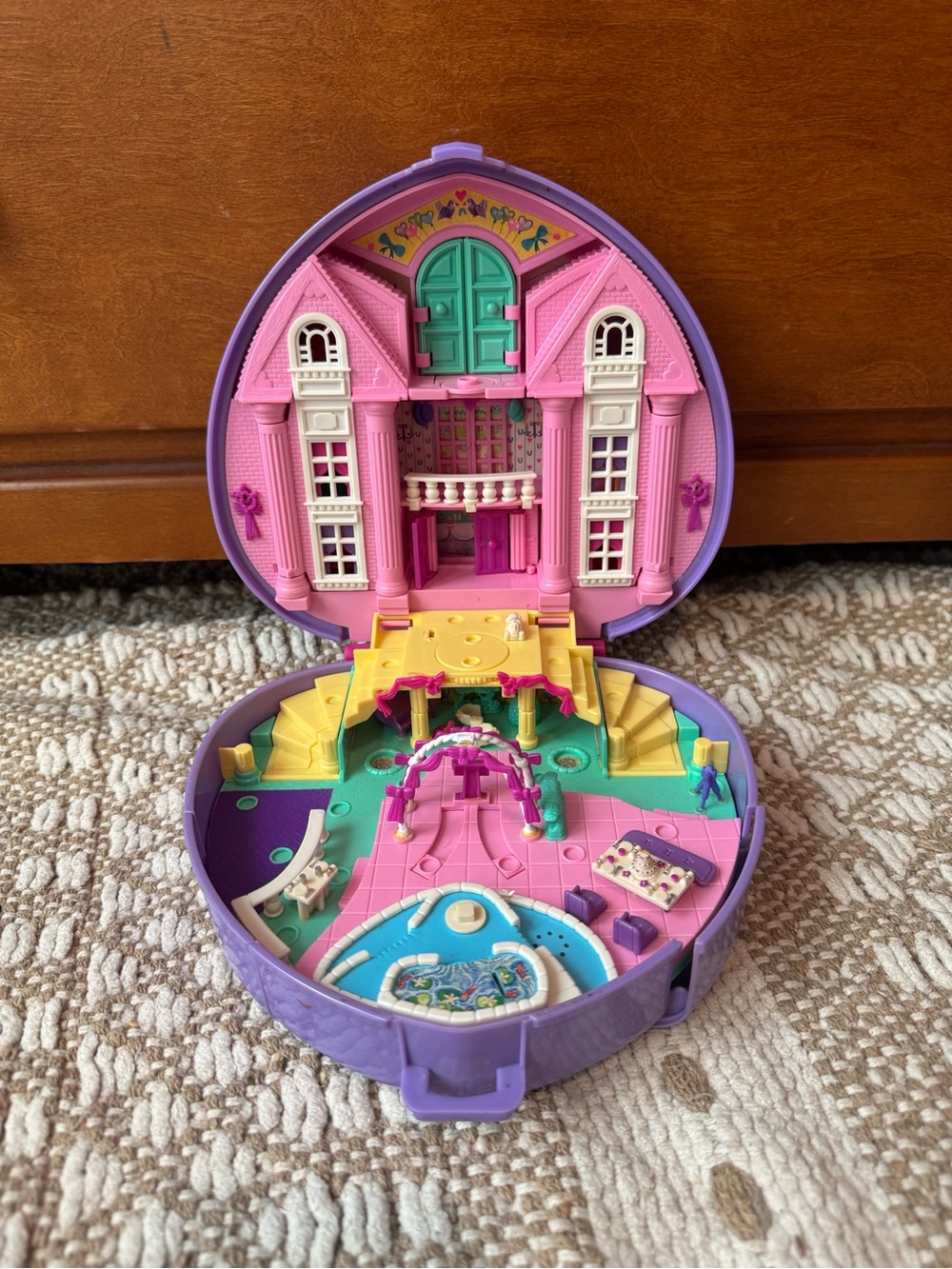 Polly’s Wonderful Wedding Party large heart Polly Pocket Compact
